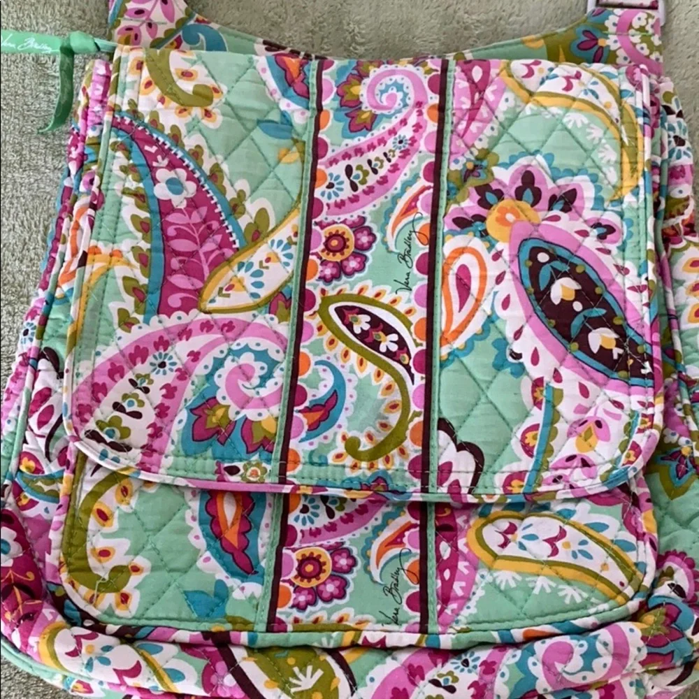 Vera Bradley crossbody purse Paisley green